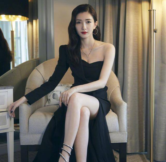 有种腰叫江疏影的"茶杯腰",只有4个茶杯大小,我承认我馋了!