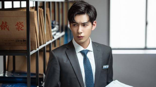 长大后被张艺谋看中,今已成当红男明星_陈星旭_小时候_策划