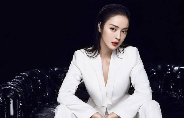 维妮的现代照没有多么惊艳,然而十三姨的扮相却是收获一片好评,甚至有