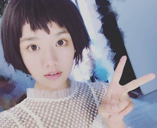 杨肖和美的扮演者潘美烨,尝试过这么一个短发的造型,干净利落,还有一