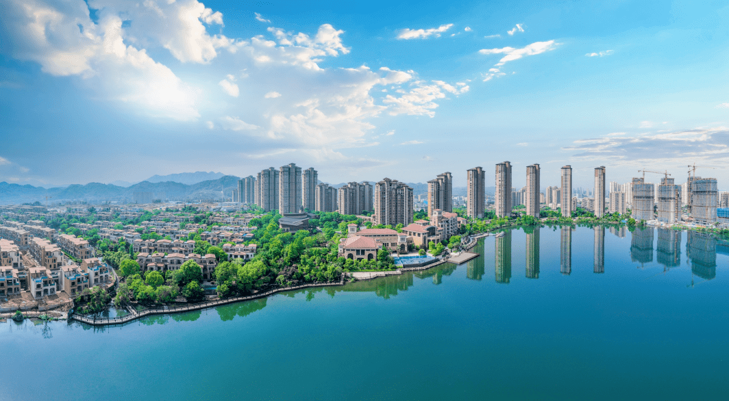 杭州闲湖城琥珀湾售楼处电话多少;开发商售楼处24h热线电话_产品_院落