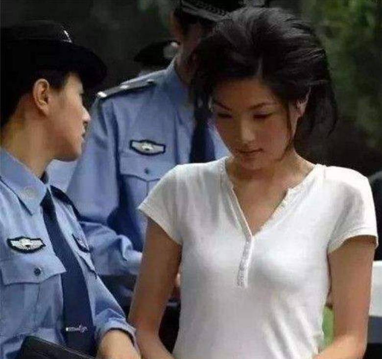 2005年,黑龙江女犯执行死刑,火化前竟"复活",法官:补一枪_毕丽梅_蒋来