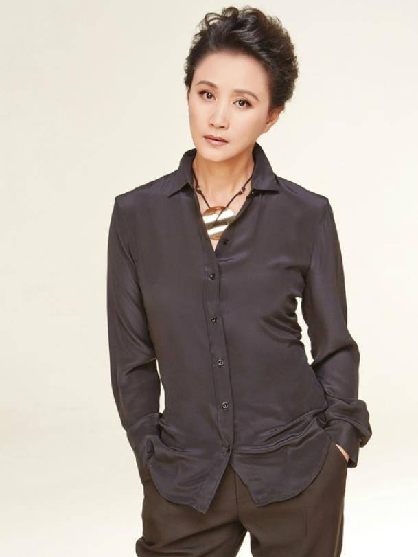 嫁圈外丈夫平凡相守几十年,低调做幸福奶奶_生活_电影_杨曼莉