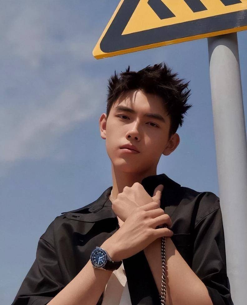 陈凯歌护子心切,终露马脚,陈飞宇一家的遮羞布都被扯下了!