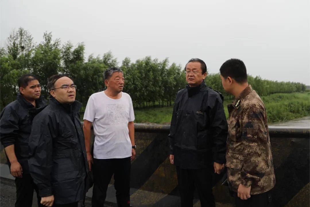 区委常委,区委办主任秦伟一同参加.在南云中