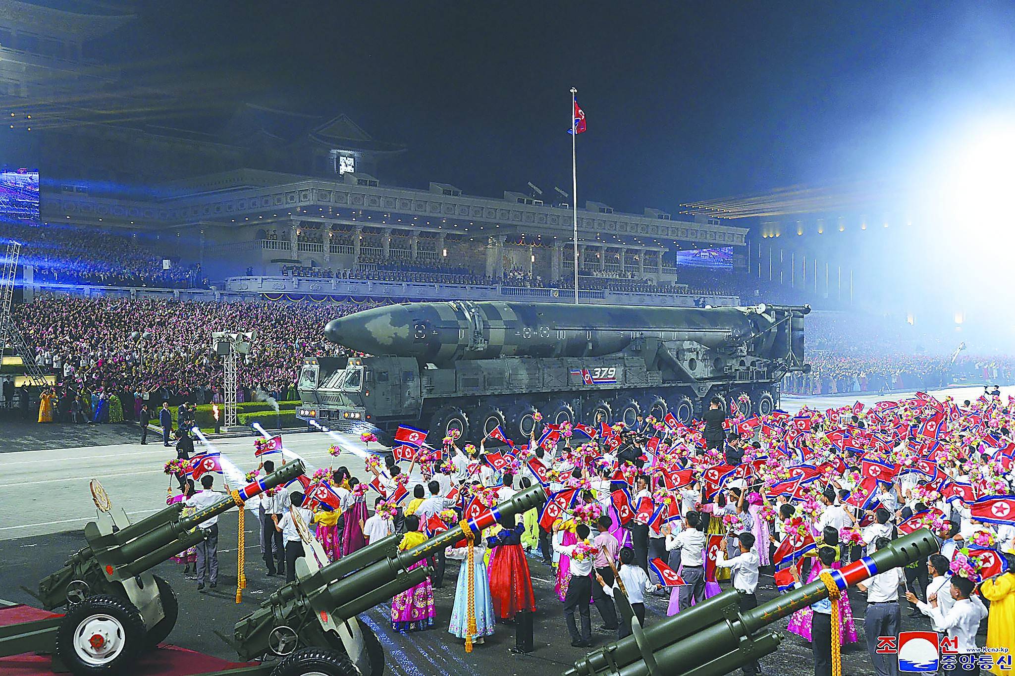 朝鲜阅兵亮出罕见新装备,韩媒很惊讶:这是哪来的?