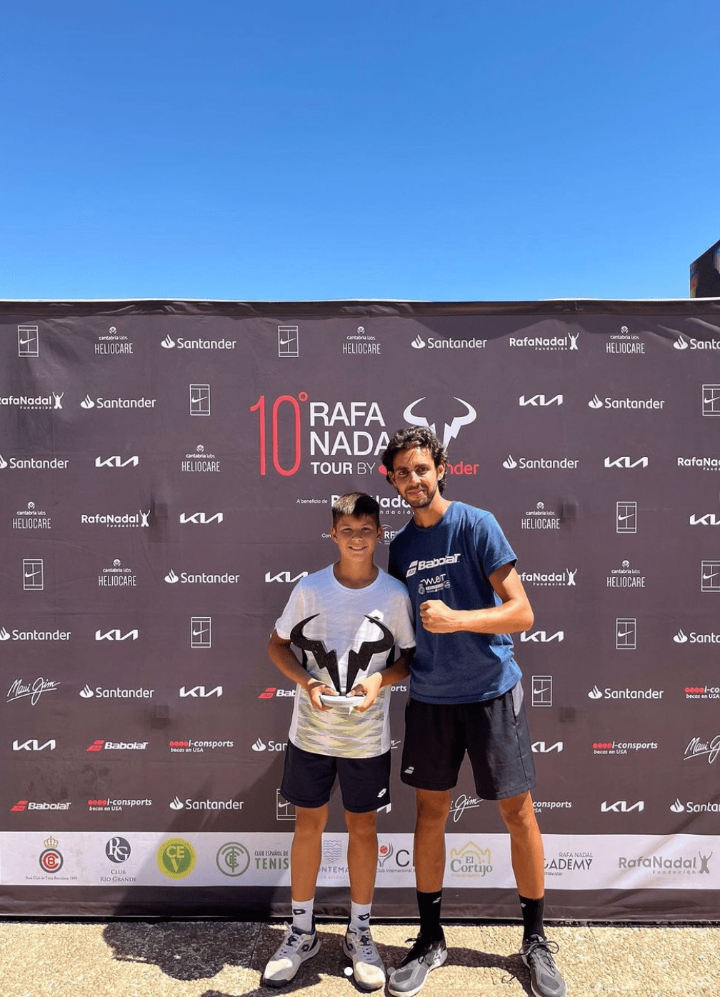 又一个新的阿尔卡拉斯？弟弟斩获纳达尔网校冠军，被赞天赋异禀_搜狐网