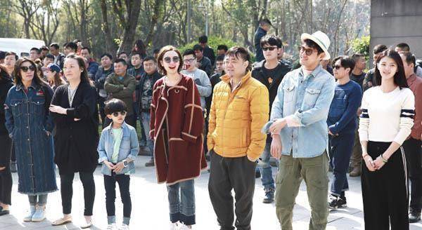 《爱的正确标记法》正式开机_袁弘_宋佳_张歆艺