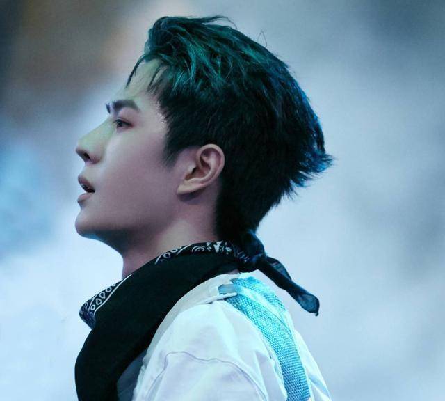 王一博抖肩舞再度出圈,引来众多街舞人士纷纷模仿_舞蹈_人气_核心