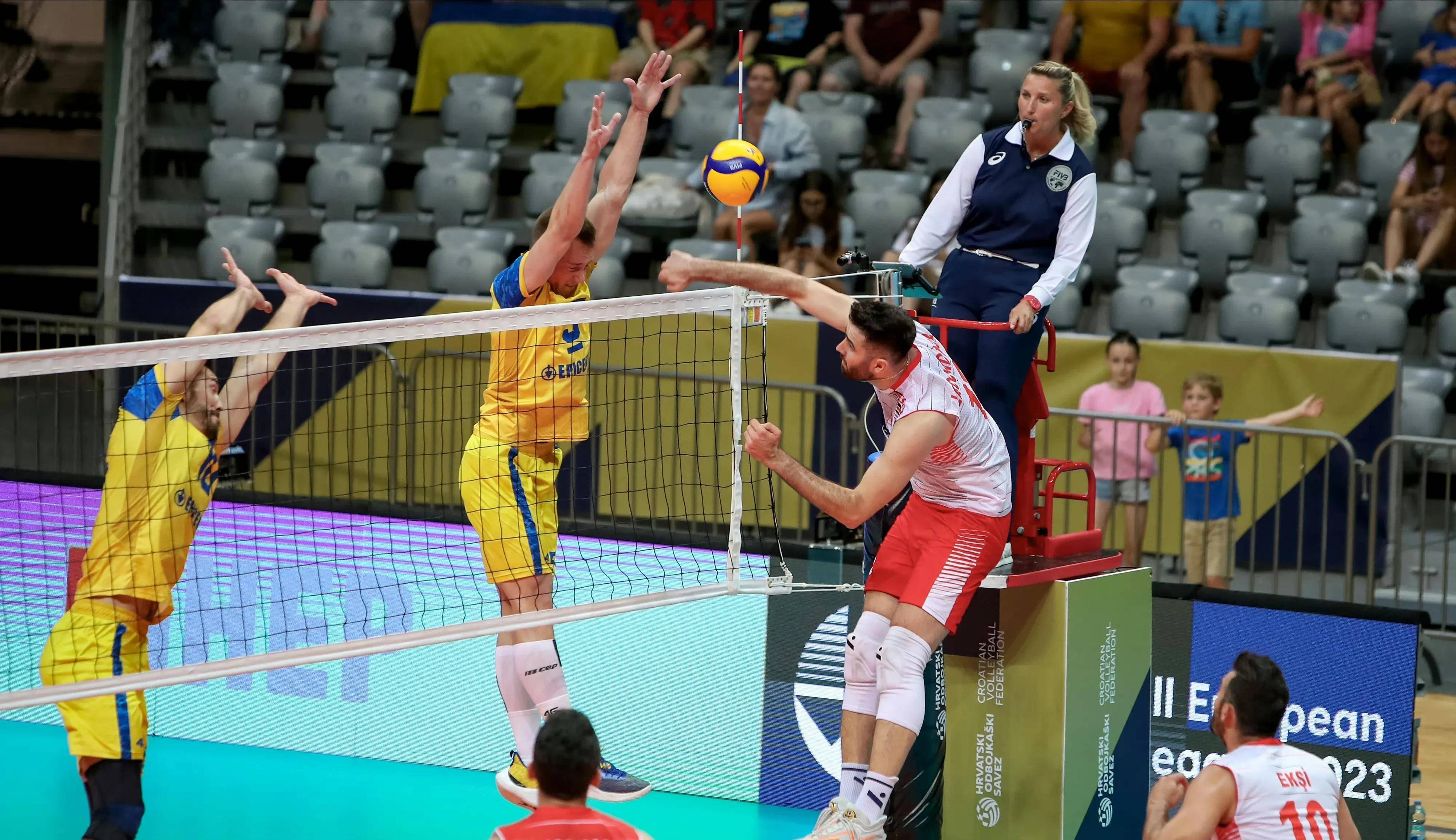 3:2!土耳其男排进决赛,进攻却被虐21分,国外失误葬送比赛_实力_得分_