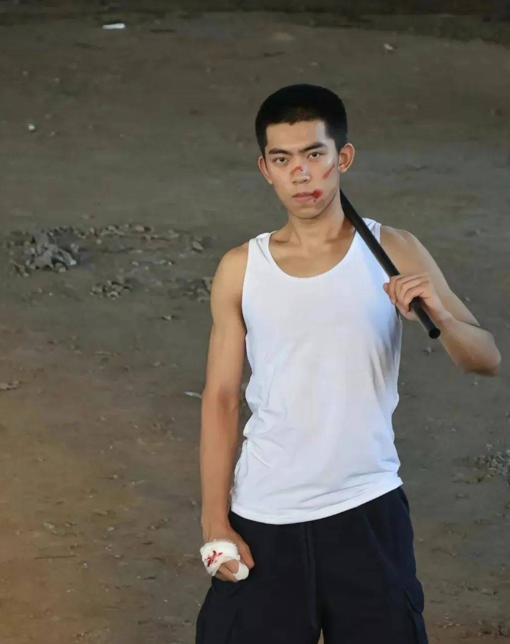 与刘希平视频的同济大学肌肉男小哥惊艳全场!_养生_枸杞_直播间