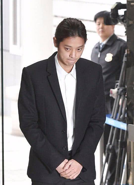 被揭开屏幕后面的真实面目,其中郑俊英,李胜利,车太贤,李宗泫等人