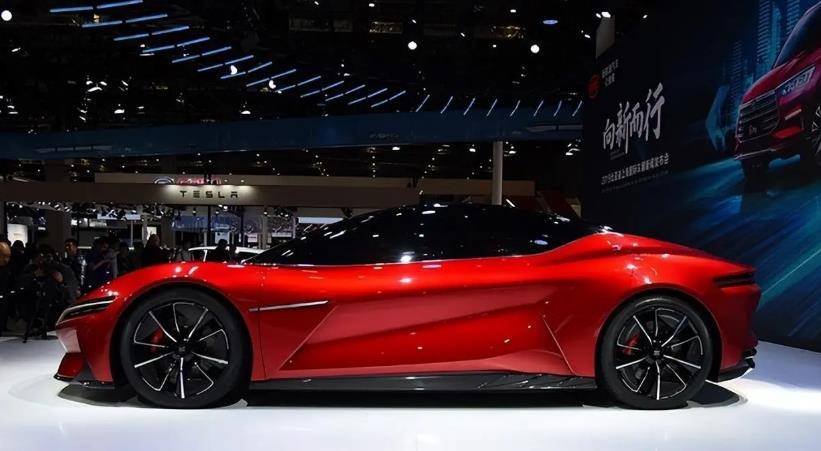 印象中的全球最快跑车应该是devel motors公司打造的devel 16,零百