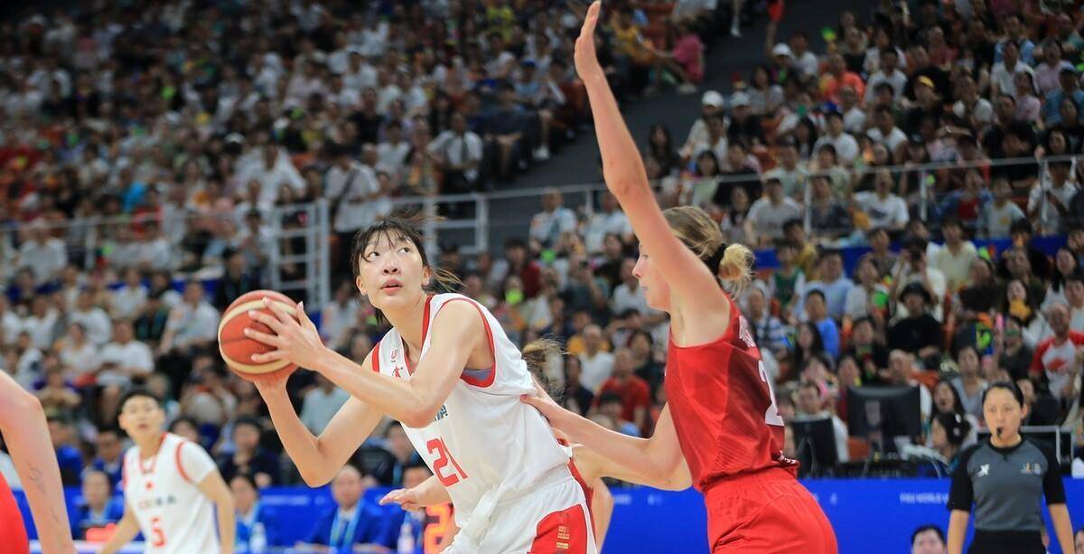 大运女篮-韩旭15分9篮板李双菲11分 我们擒波兰获小组头名晋级八强