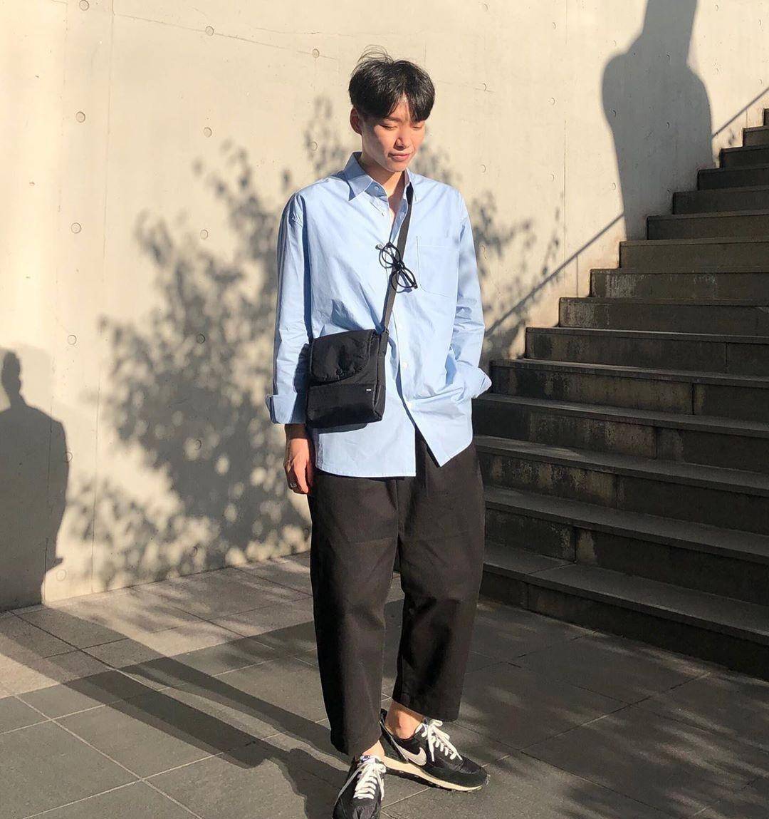 夏天穿搭要适当花一点，这样更有造型感