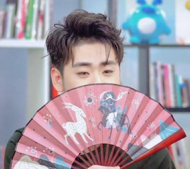 张云雷官宣两周年(粉丝),好事儿不断,新歌《牵挂》双钻石啦_什么_因为