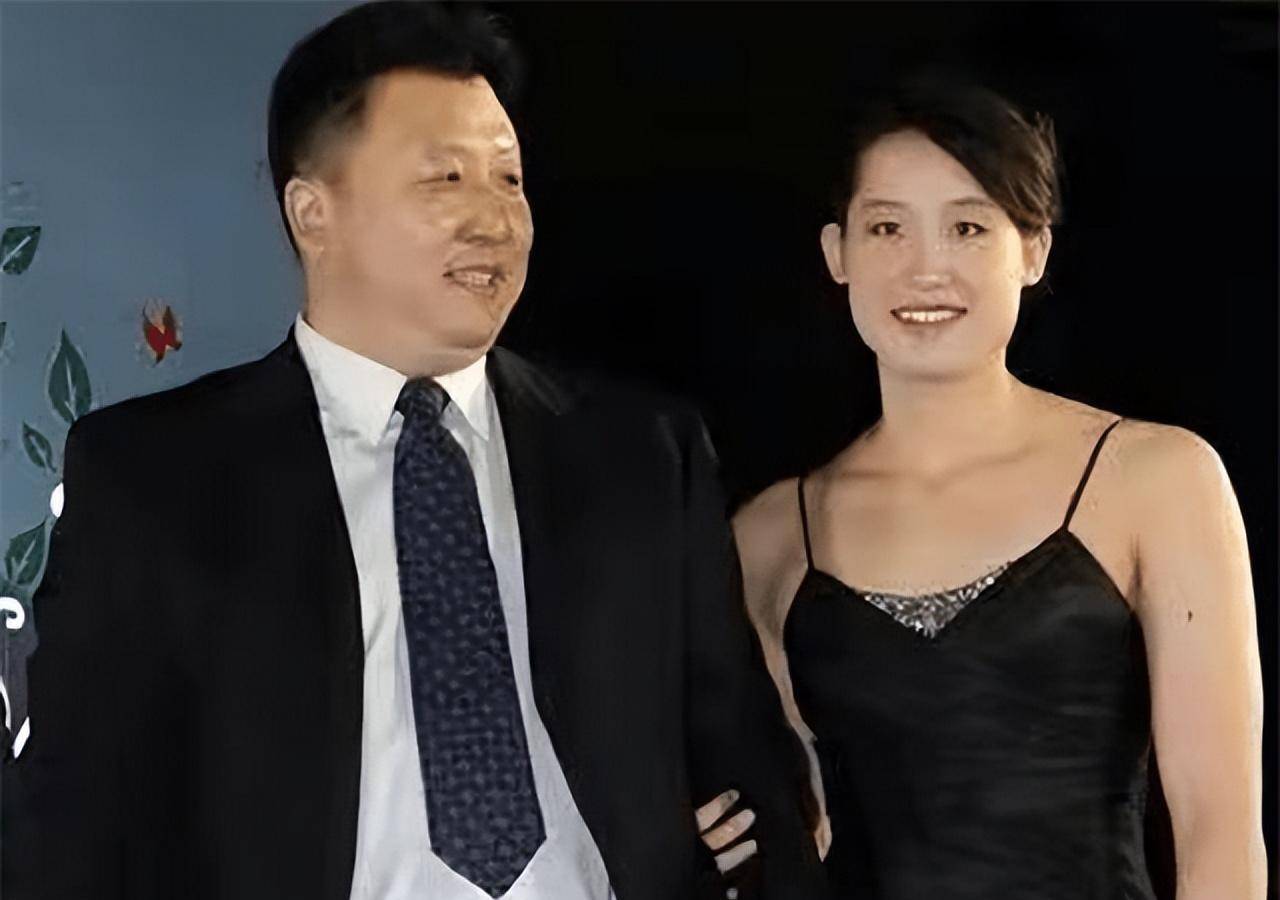 泳坛名将刘子歌:嫁给大23岁教练,如今定居国外_金炜_游泳_北京奥运会