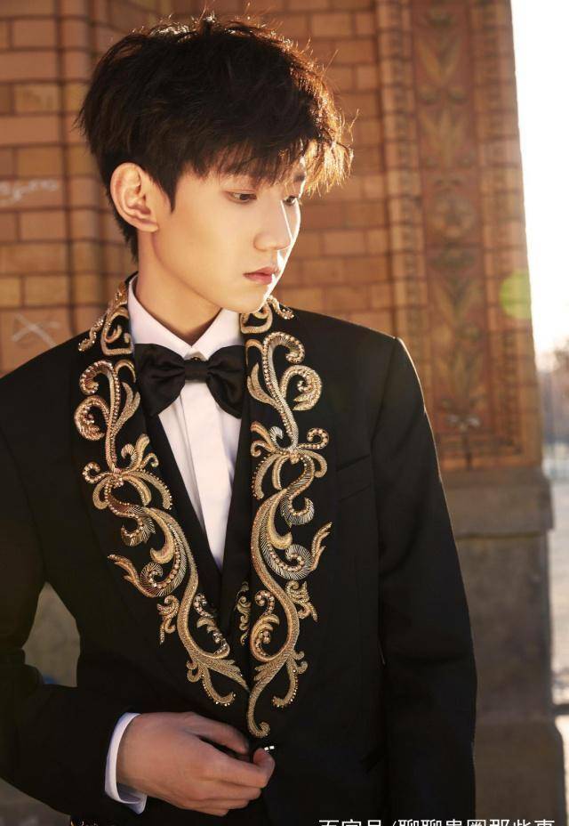 1,王源杨超越金瀚秒变村娃太接地气了_公鸡_嘉宾_董力