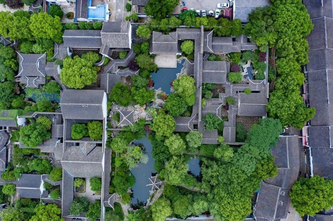 木渎诗人钱端溪,木渎首富严国馨先后入主的严家花园,乾隆"行宫"虹饮山