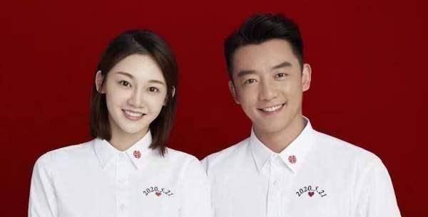 郑恺大秀一家三口幸福合照,首谈女儿豪华干爹团,这阵容你怎么看_苗苗