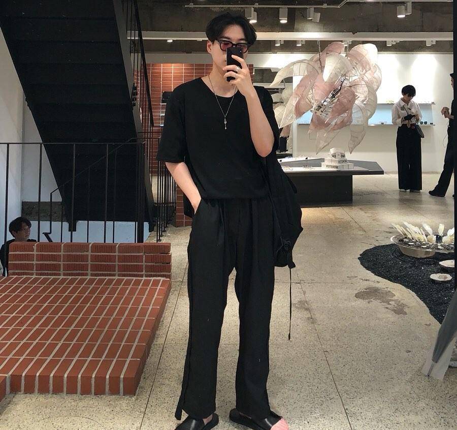 夏天穿搭要适当花一点，这样更有造型感