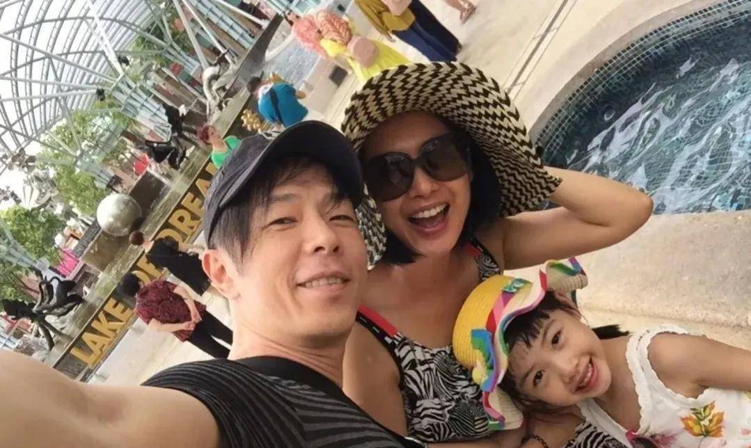 朱茵老公上内地节目热血献唱 57岁摇滚铁汉只对妻子认输?_黄贯中_感情