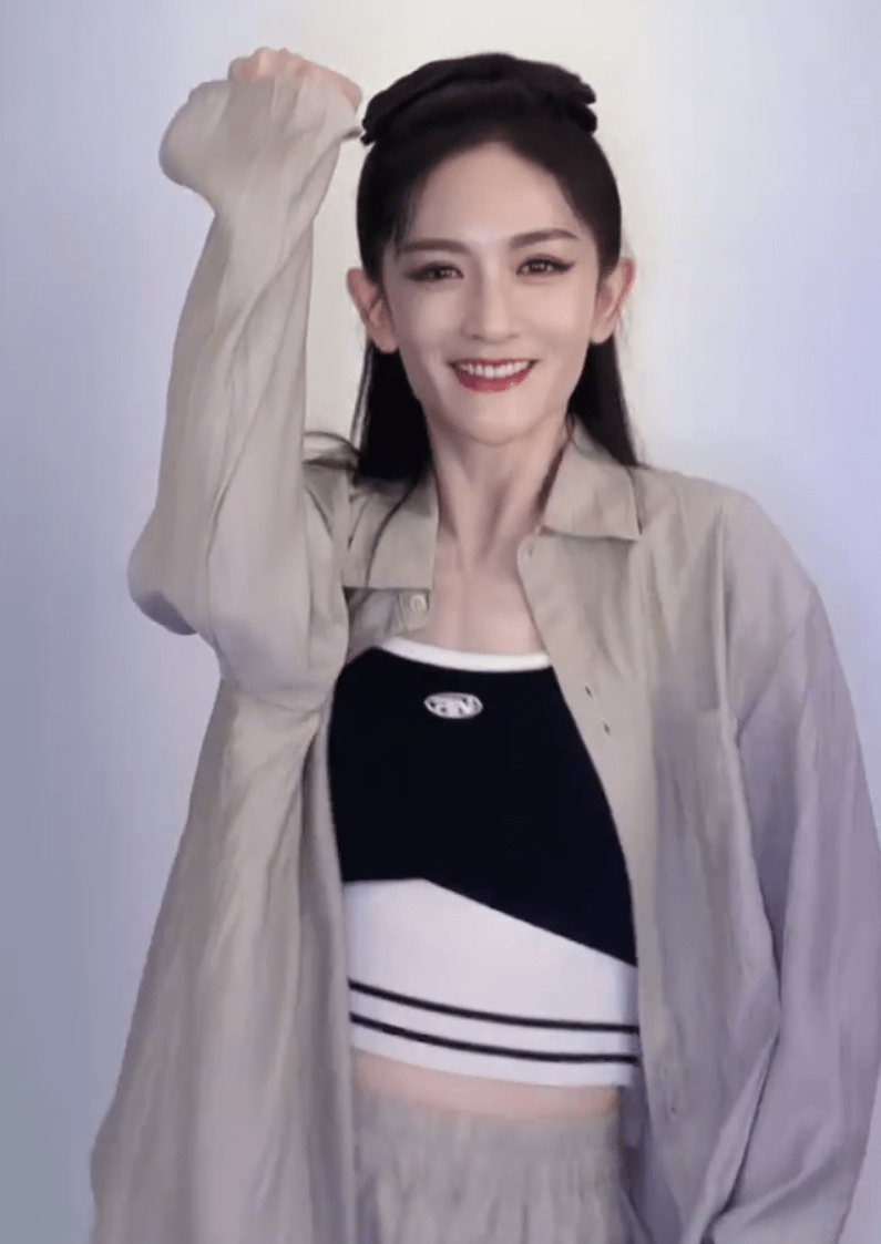 谢娜跳海边探戈为王鹤棣打歌:纤细蛮腰吸睛的舞蹈天后!