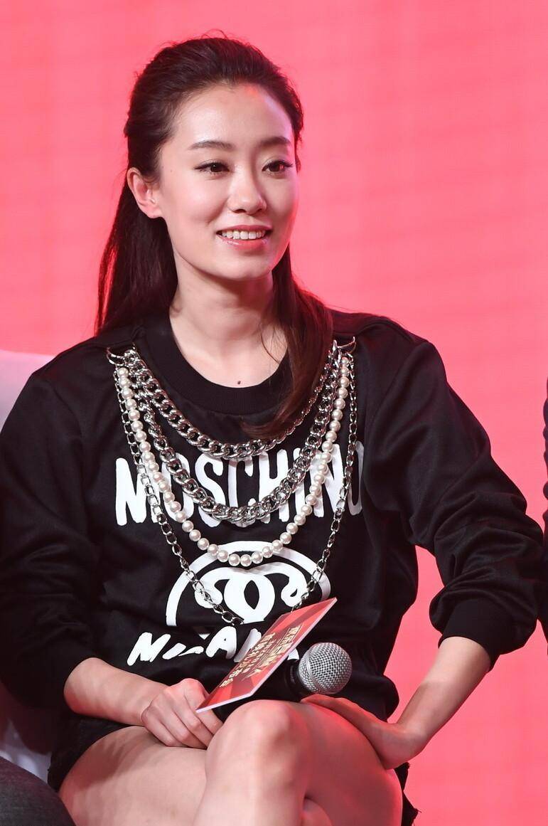 张小斐:我不要面子的吗,张小斐回应曾经裤子穿反事件_时尚_斐妈_姐姐