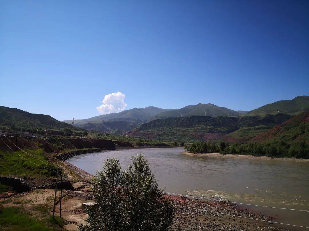 一条非常推荐的高原公路_玛沁县_盘山路_道路