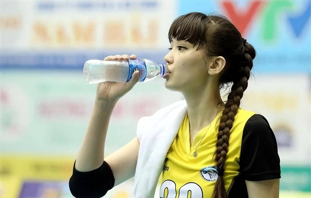 排球女神萨宾娜:离开体育界后,当了一名网红_比赛_日本_生活