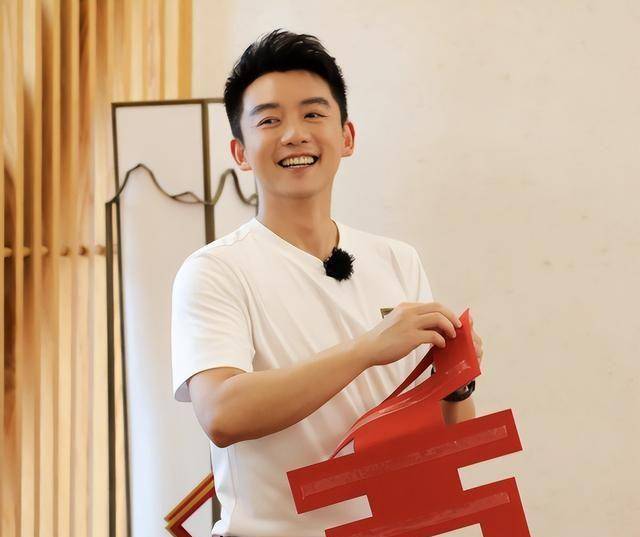 直到7月31日,郑恺的工作室转发了一封造谣网友的致歉信.