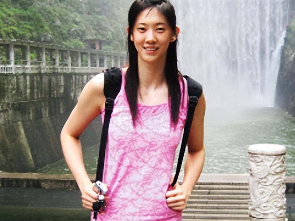 排球女神薛明:创地方队得分纪录,32岁结婚后又分手,如今怎样了_体育