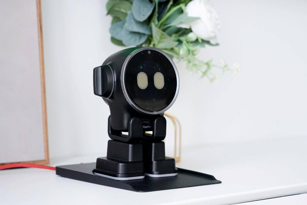 乐天派桌面机器人陪伴的每一天_功能_支持_智能