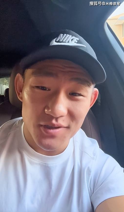 中国ufc名将遭持枪抢劫在美国引轰动,他笑言:功夫电影看多了吧_亚东