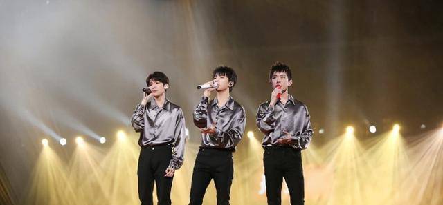 网传tfboys粉丝打架!追星,切勿盲目跟风和攀比_明星_生活_理智