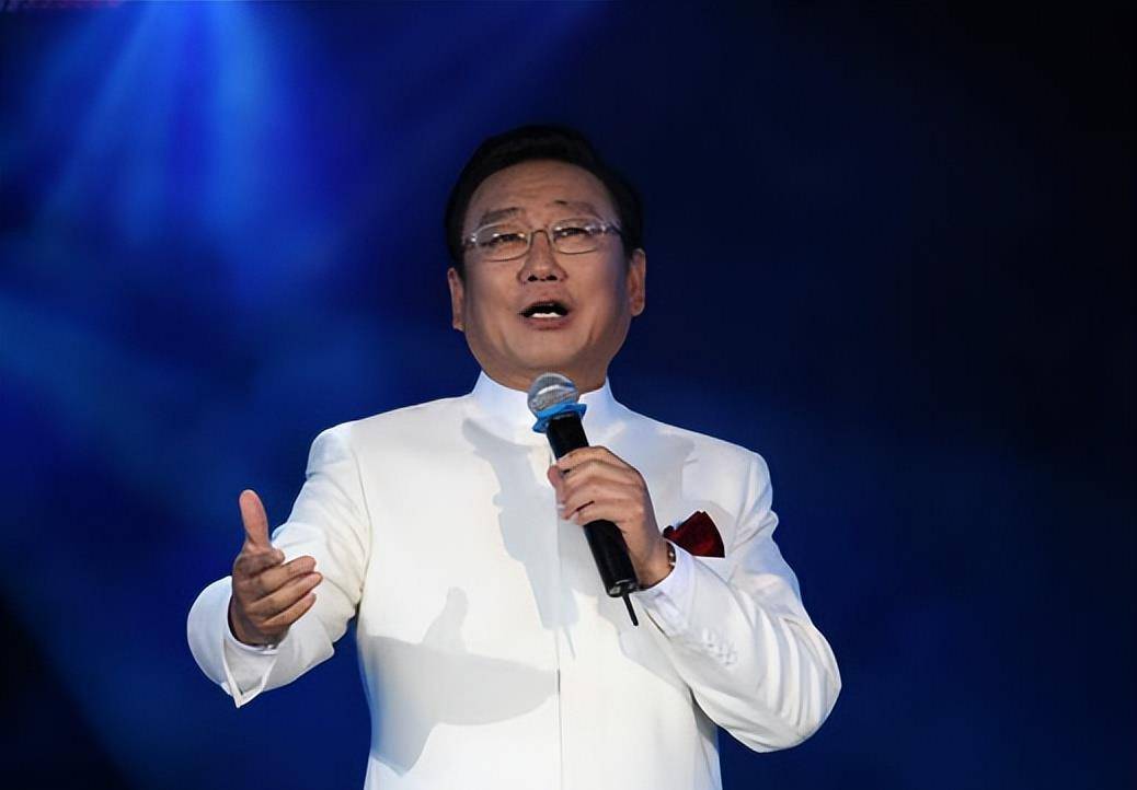 老人:年轻时为女子奔波,年老后为女儿操心,拼命演出只为买房_张佩君