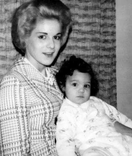 美国特工情迷两国元首,卷入肯尼迪谋杀案,晚年落魄追悔莫及_玛丽塔