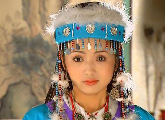 42岁赛娅公主罕露面,皮肤光滑似冻龄,调侃王为念适合演太监_张恒_网友