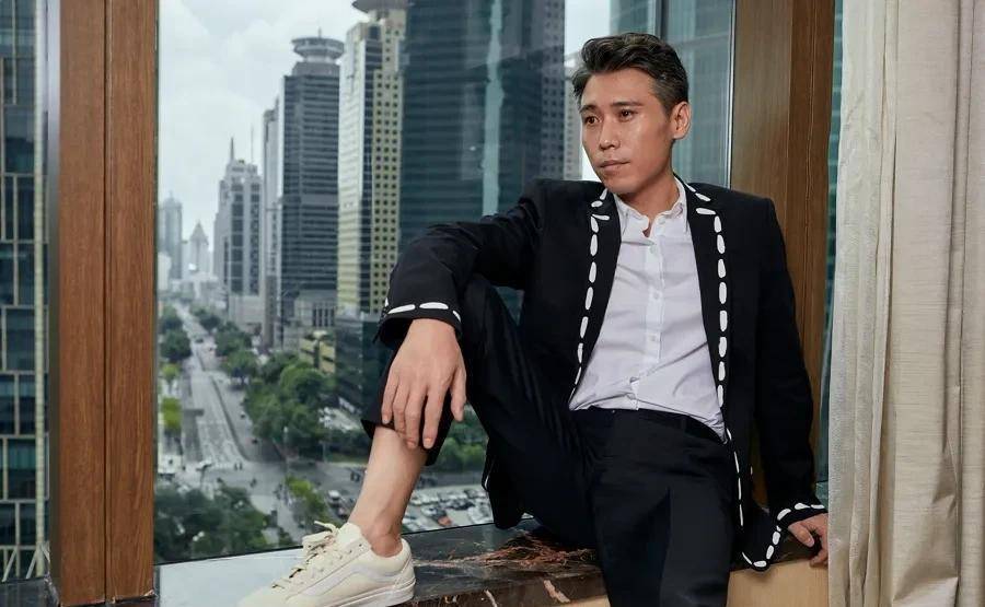 李乃文:演18年配角,47岁婚姻成谜,看看网友如何评价他的?