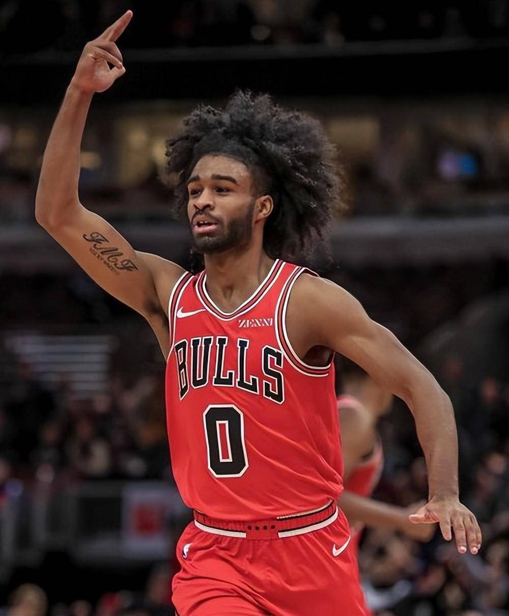 芝加哥公牛新星科比·怀特:突破传奇巅峰,创造自己的篮球传奇!