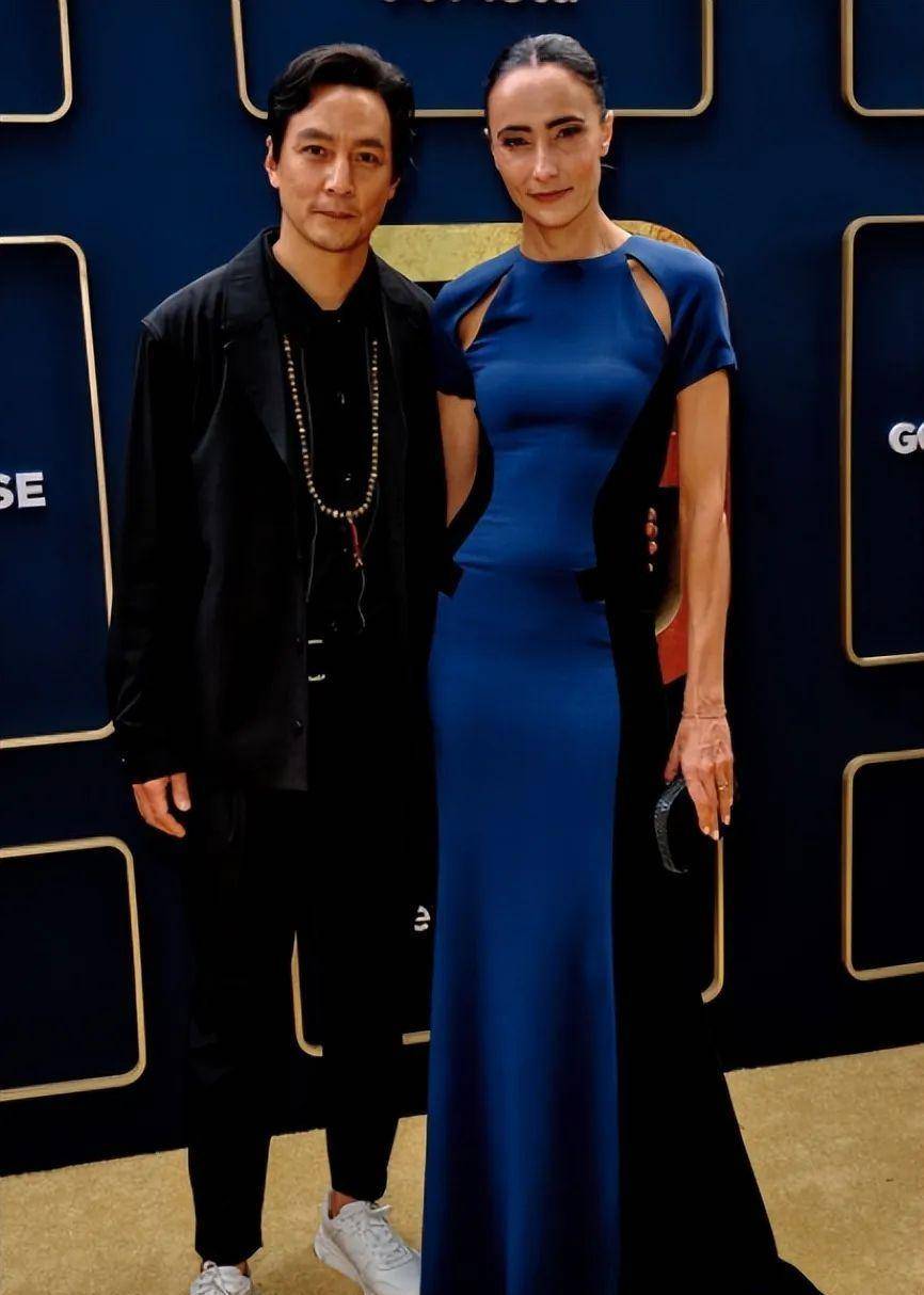 吴彦祖美国老婆真不耐老!