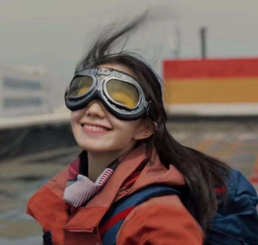 刘浩存:凭《送你一朵小红花》成功出圈,不愧是北舞校花也太仙了_气质