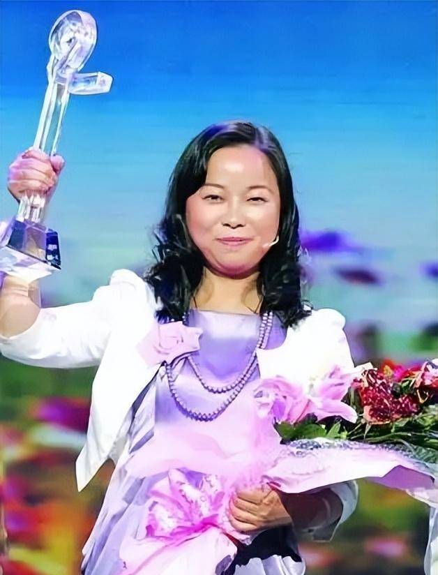 杭州市方面还特意举办"学习吴菊萍见义勇为事迹座谈会",让市总工会,团