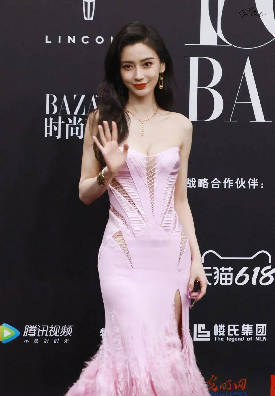 每一根头发都可以如此美丽!身材和颜值都在线上