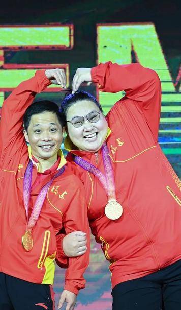 19岁世界冠军李雯雯:7次打破世界记录,却因搞笑天赋被网友喜爱_教练