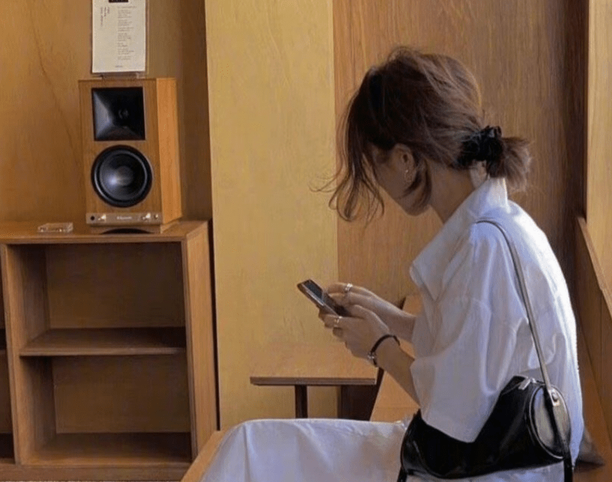 高考当天，小女儿刚考完第一科，我转身就给了陪考的大女儿一耳光