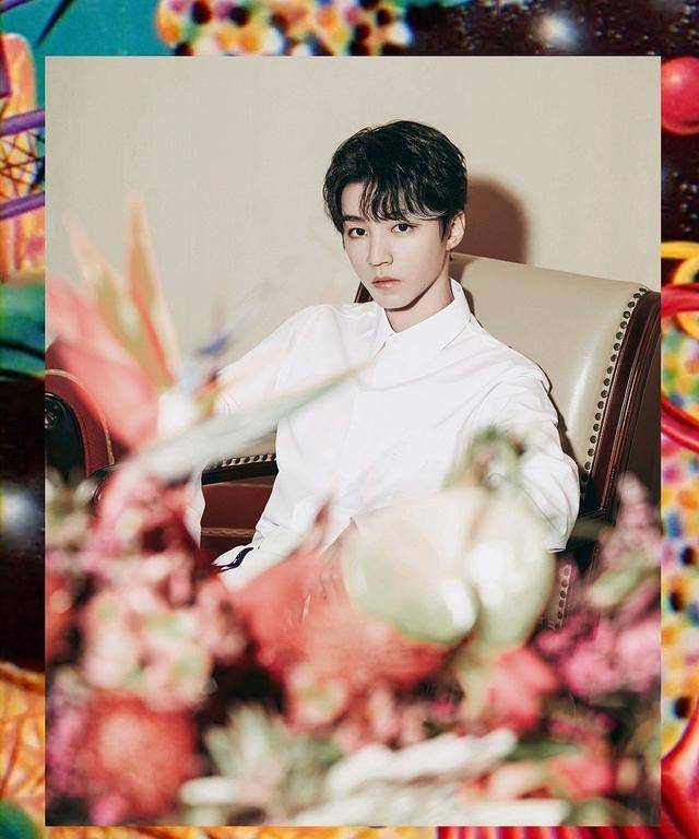 《中餐厅3》下期杨紫王俊凯穿婚服拍照营业,两人的表情很真实了_活动