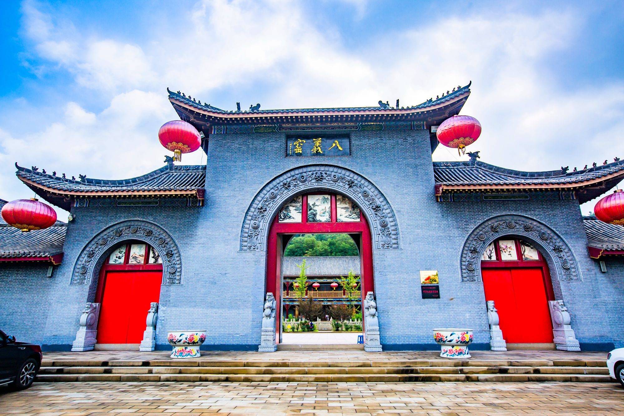 山西长治八义窑,是中国陶瓷史上第一抹彩虹,有着悠久的非遗文化_瓷器