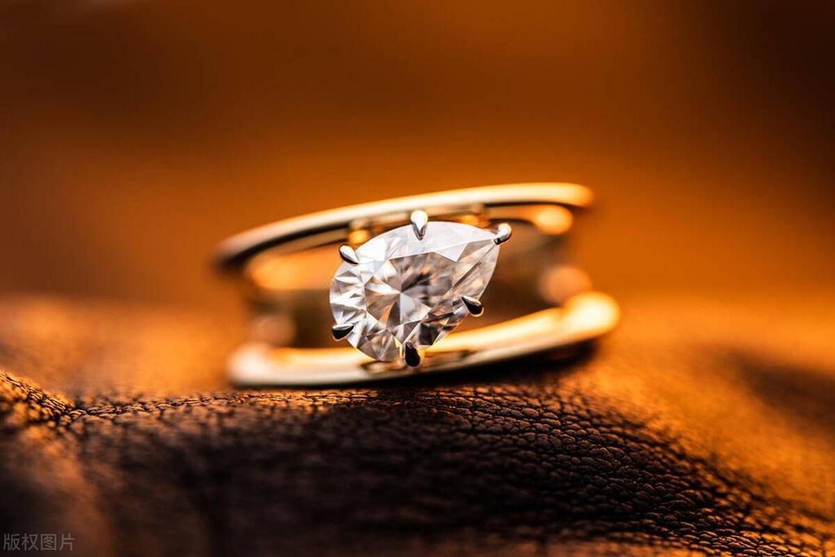 梨形钻戒款式到底有多受欢迎,为什么明星结婚都买它?_钻石_爱情_寓意