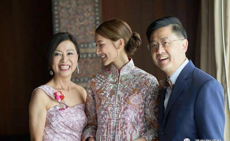 48岁郑嘉颖与27岁女友陈凯琳巴厘岛结婚 婚礼现场很感人_grace_朋友